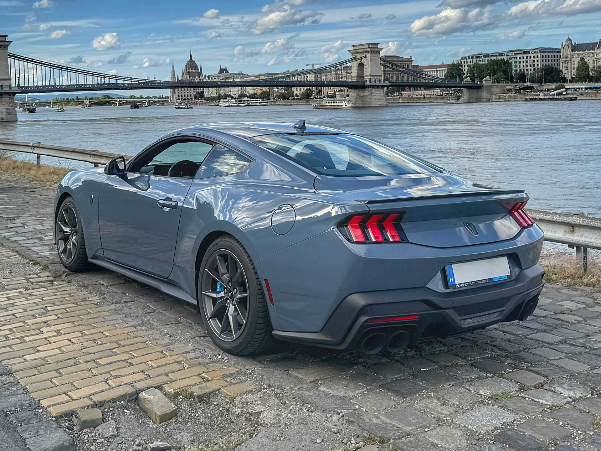 Ford Mustang Dark Horse bérlés